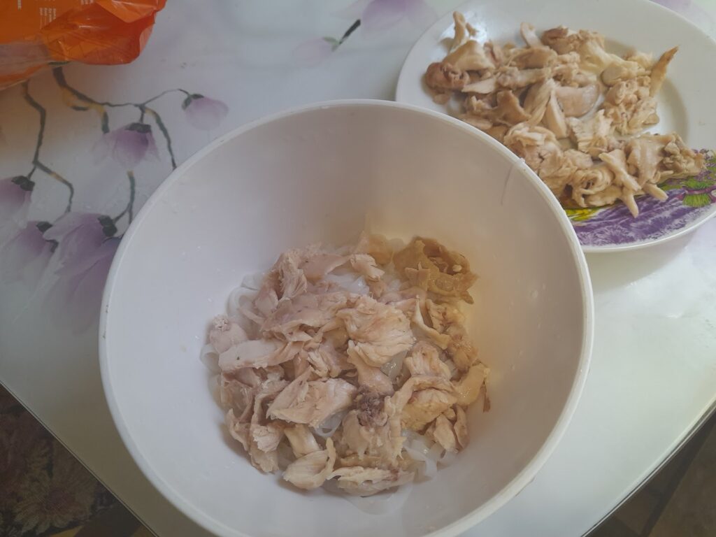 Вьетнамский суп Фо с курицей