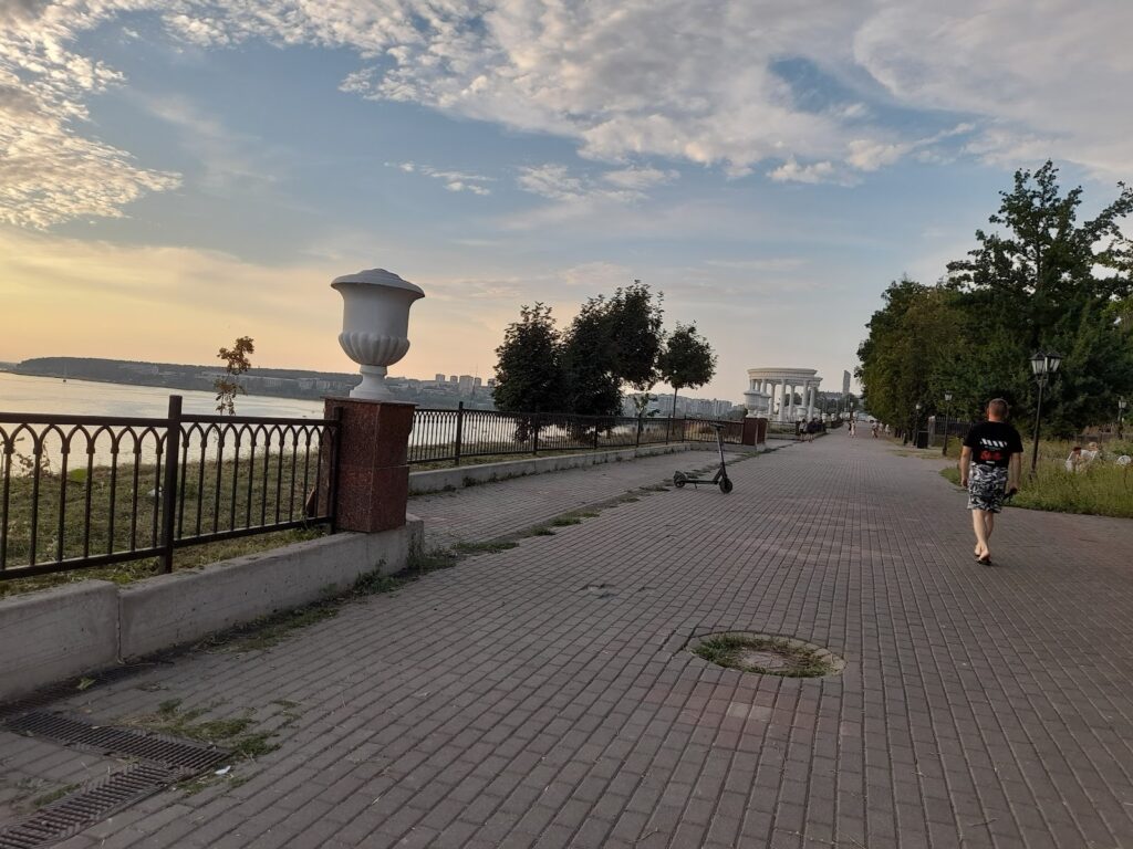Вид на пруд