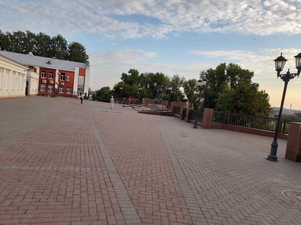 Памятник ижевским оружейникам