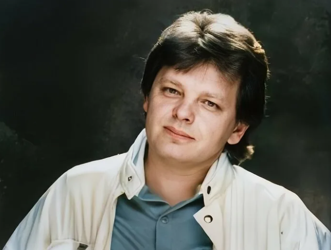 Юрий Антонов