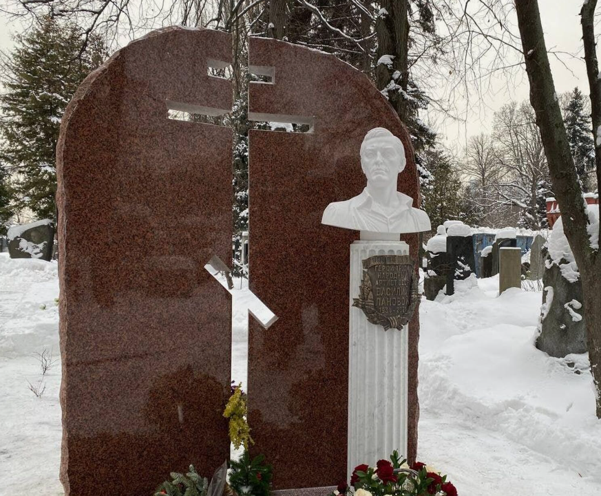 29 января 2024 года состоялось открытие памятника на могиле артиста